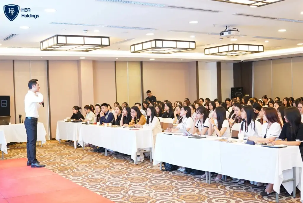 HBR HOLDINGS: NÂNG CAO NĂNG LỰC NHÂN SỰ QUA CHƯƠNG TRÌNH ĐÀO TẠO ỨNG DỤNG AI TRONG MARKETING VÀ BÁN HÀNG