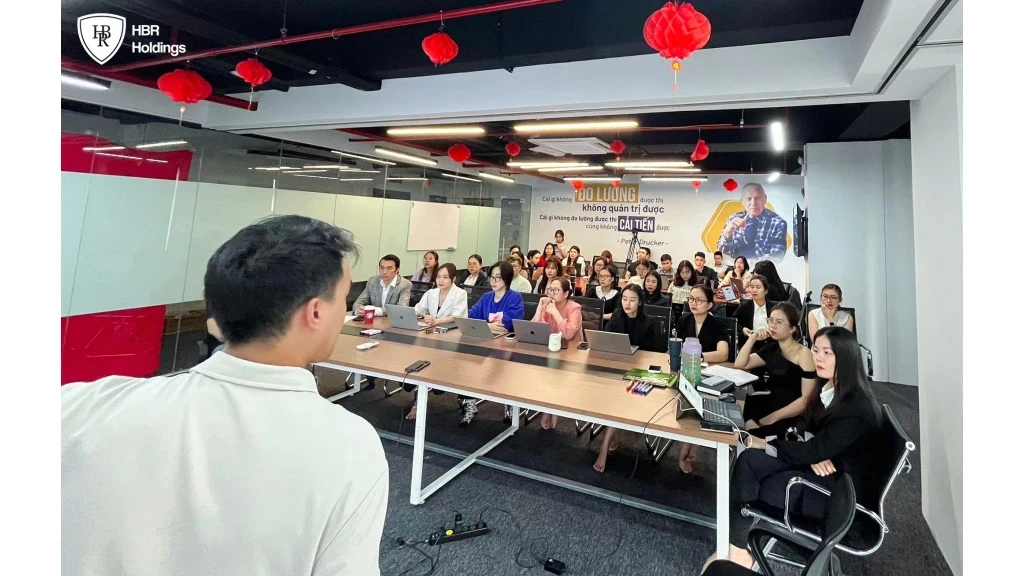 Chương trình đào tạo nội bộ về tư duy phân tích dữ liệu dành cho đội ngũ quản lý HBR Holdings